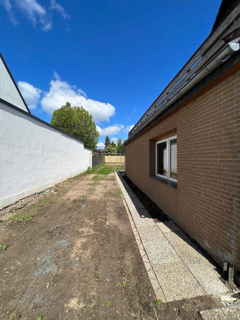 FAMILIENFREUNDLICHES GENERATIONENHAUS MIT GROSSEM GARTEN ZUM GRUNDSTÜCKSPREIS – Düsseldorf – Vorschaubild 5