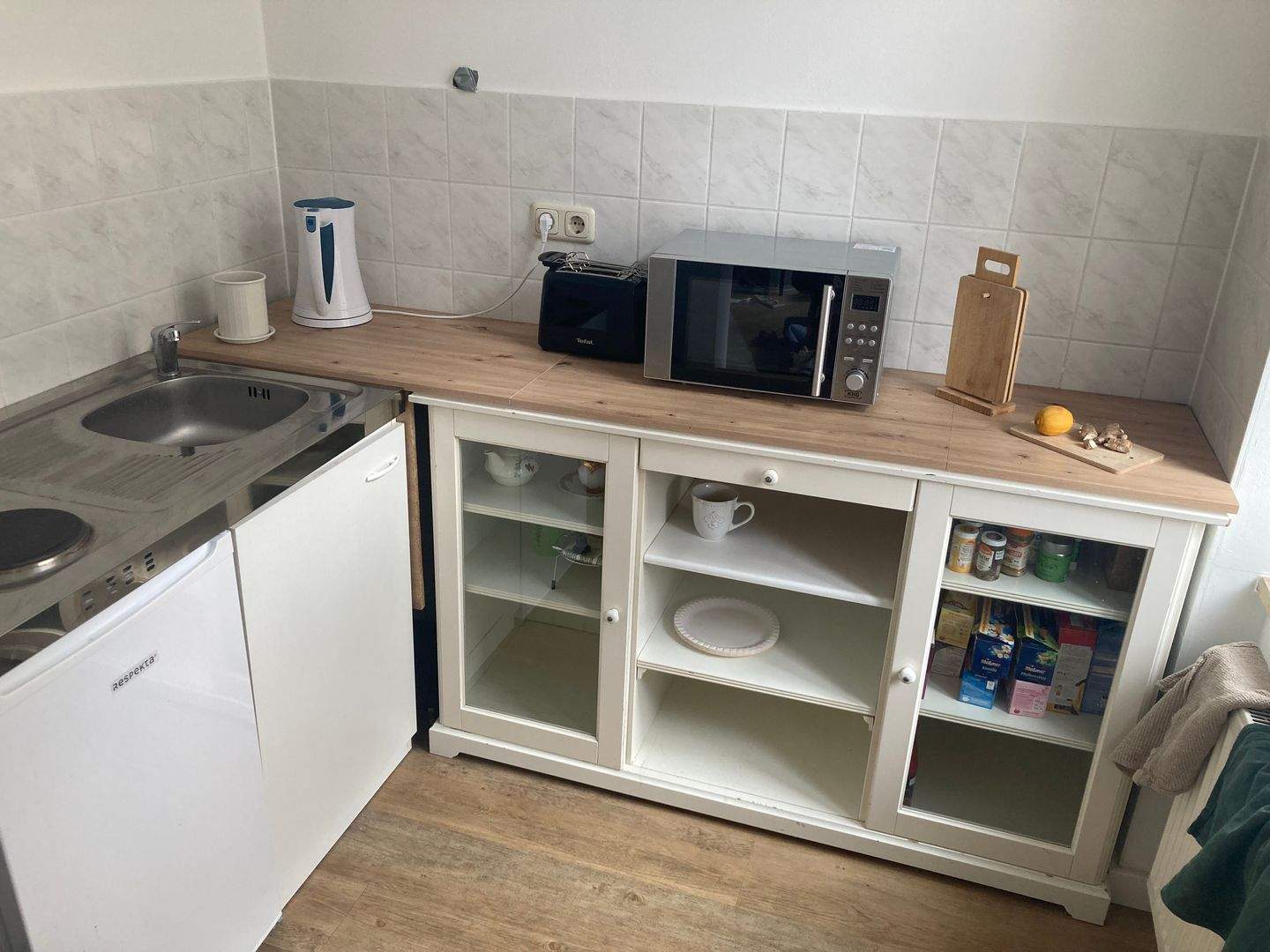 Hübsche helle 2-Raum-Single-Wohnung mit Küche und Glasfaseranschluss! – Chemnitz – Vorschaubild 6
