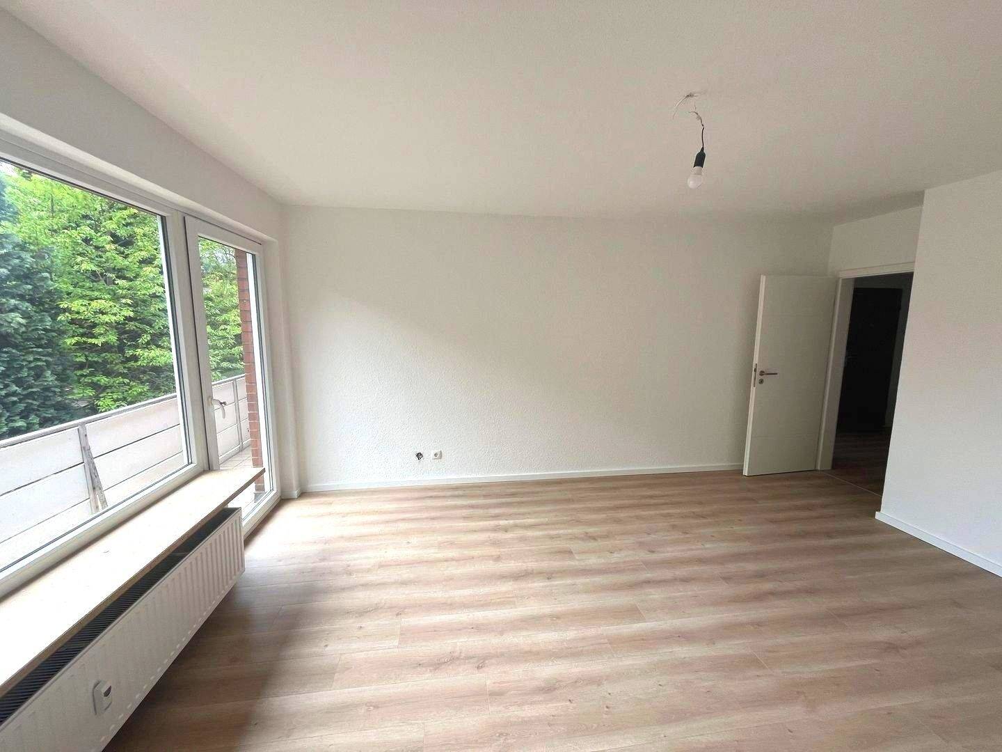 Renovierte 3-Zimmer-Wohnung mit Balkon – Hamburg – Vorschaubild 4