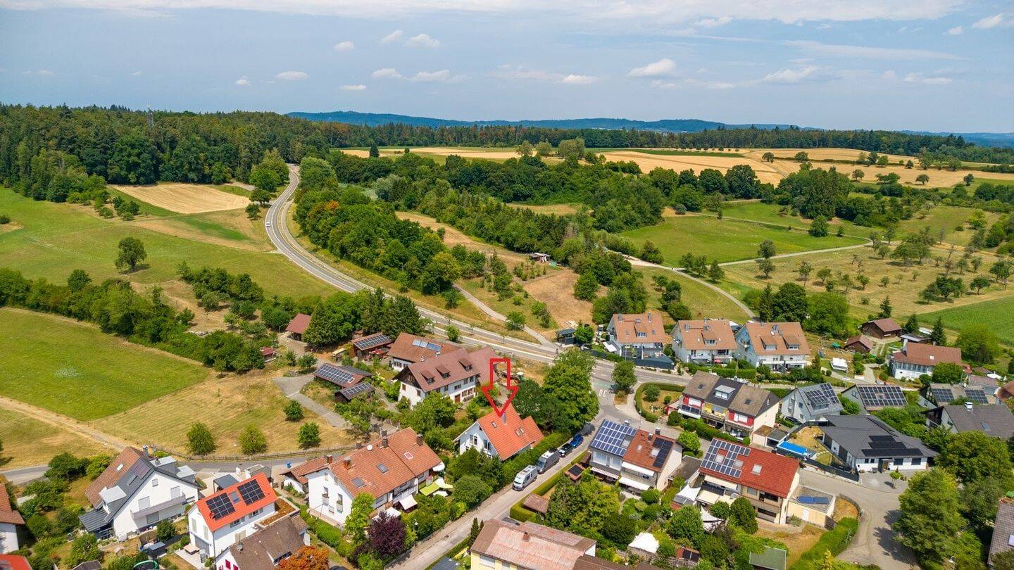 KN-Dettingen: Freistehendes Einfamilienhaus mit Garten, Garage und Einliegerbereich - frei 01.09.26 – Konstanz – Vorschaubild 3