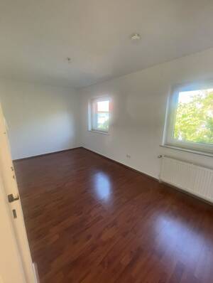 Zur Miete: Gemütliches Reiheneckhaus in ruhiger Lage von FFM-Griesheim. – 65933 Frankfurt am Main – Vorschaubild 4