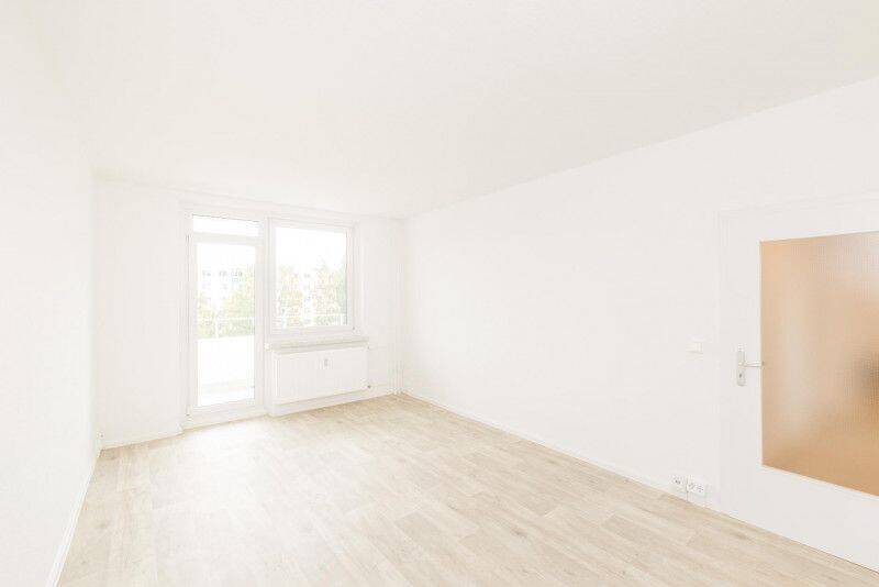 Modernes Bad mit Fenster / Aufzug – Chemnitz – Vorschaubild 5
