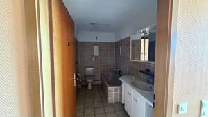 Großzügige 4-Zimmer-Wohnung mit zwei Balkonen und Gestaltungspotenzial – 47799 Krefeld – Vorschaubild 8
