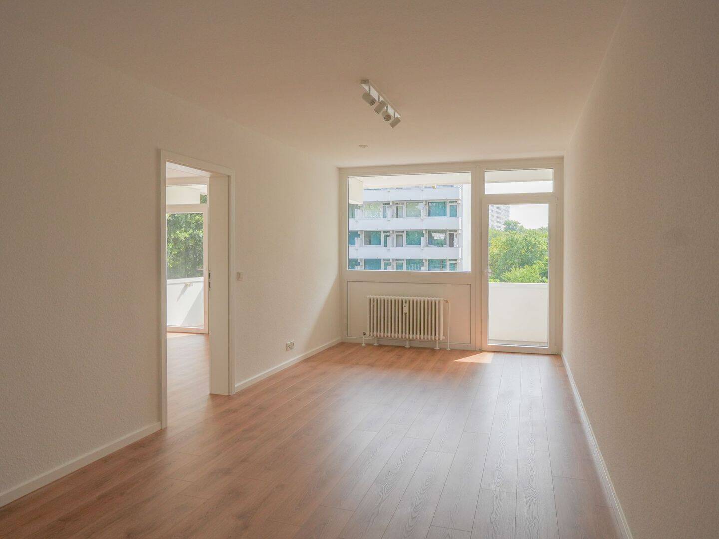 Erstbezug nach Sanierung: 3-ZKB-Wohnung mit zwei Balkonen auf dem Winterberg!