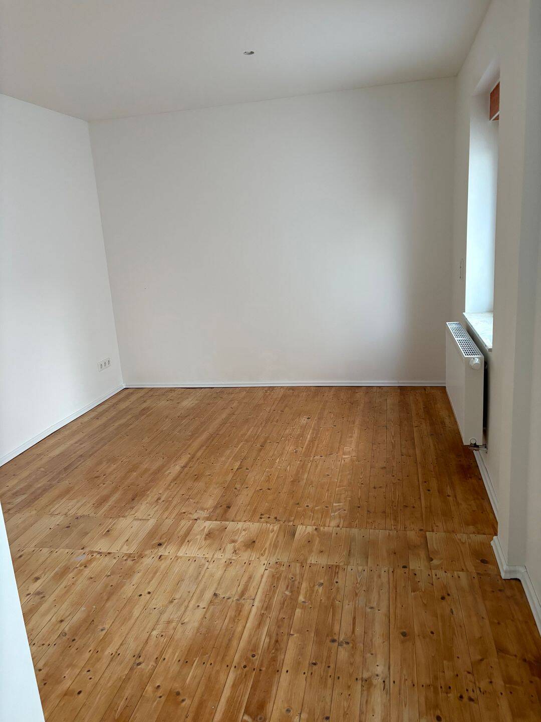 Kleines Haus mit 2 Bädern & Terrasse – ideal für 2er-WG – 3 Min zum Bahnhof und zum Rhein – Wiesbaden – Vorschaubild 5