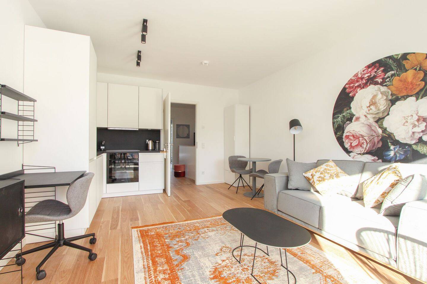 Möblierte 2-Zimmer-Wohnung mit Terrasse und Loggia