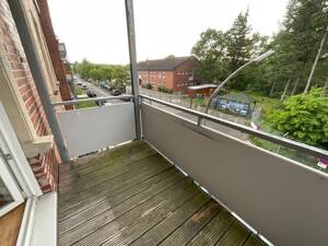 geräumige 4 Zimmer-Wohnung mit Wohnküche, Balkon, Wannenbad und EBK – 23554 Lübeck – Vorschaubild 7