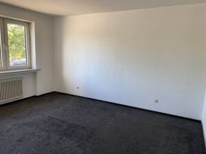 Schöne helle renovierte 2 Zi.-Wohnung, Südbalkon, gutes Mieterumfeld, nähe Mercedes – 28309 Bremen – Vorschaubild 2