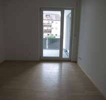 Helle, moderne Neubauwohnung mit großem Balkon, Citylage, direkte S_ Bahn- Nähe – Böblingen – Vorschaubild 9