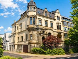 Bremer Kulturdenkmal: Eindrucksvolle Villa mit außergewöhnlichem Ambiente zu verkaufen. – 28203 Bremen – Vorschaubild 1