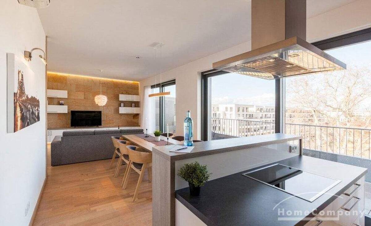 268084 HomeCompany Dresden Möbliert/Furnished 4-Zimmer Apartment in Dresden-Altstadt max. 6 Personen – 1067 Dresden – Bild 1 von 9