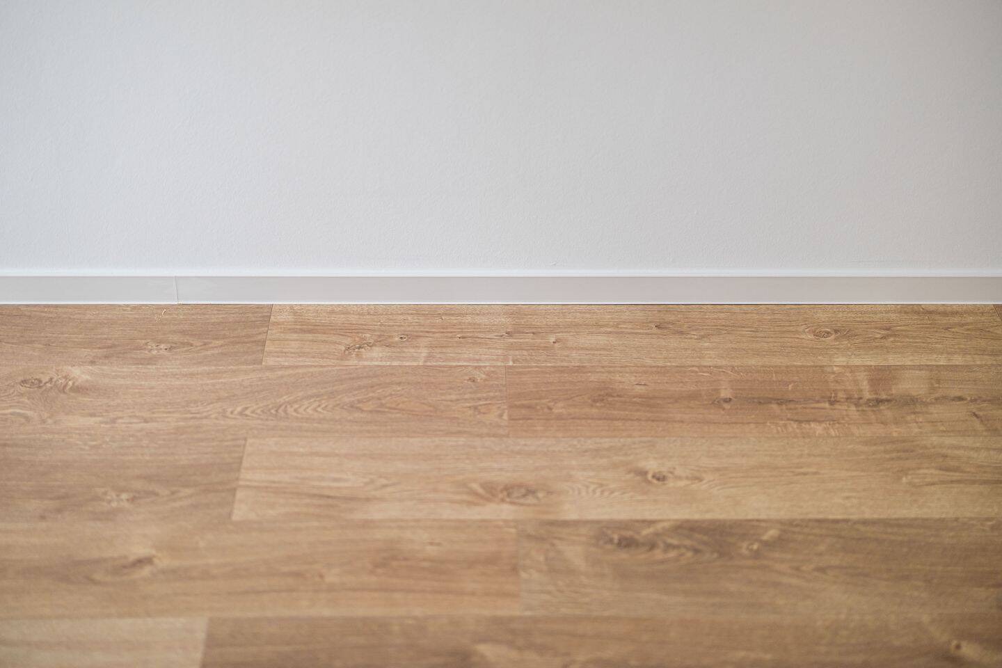 ** 1. Monat Kaltmietfrei ! ** Mit Balkon und inklusive neuer Einbauküche!