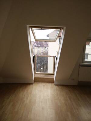 Zimmer in 4er WG Zentral Dachgeschoss WG-Zimmer 23 m² befristest / Probewohnen für 6 Monate. – 70186 Stuttgart – Vorschaubild 2