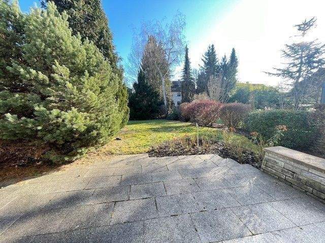 Traumlage: Mehr-Generationen-Haus mit Doppel-Garage und herrlichem Garten in Mögeldorf – Nürnberg – Vorschaubild 4
