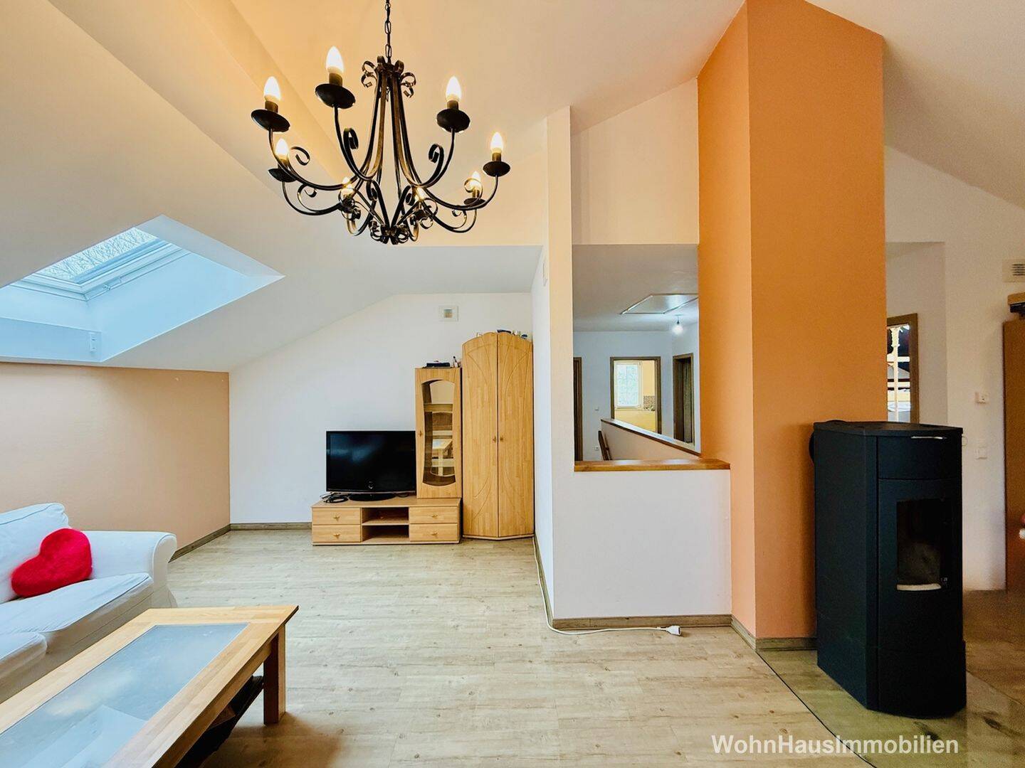 Haus + EG-Wohnung, Wärmepumpe, Energieeffizienz A+, Kamin, Sauna