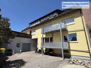 Wohnungspaket mit 5 Eigentumswohnungen mit Garagen und Stellplätzen in gepflegtem 6-Familienhaus.