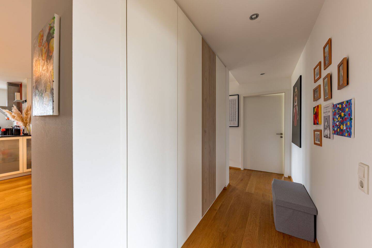 Großzügige 105 m² Design Wohnung in Bestlage am Killesberg mit offenem Wohnkonzept, Balkon, TG Stellplatz mit Wallbox & Aufzug – Stuttgart – Vorschaubild 7