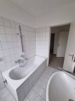 Helle 3,5 Zimmer-Wohnung mit Balkon in ruhiger Lage" – 91054 Erlangen – Vorschaubild 7
