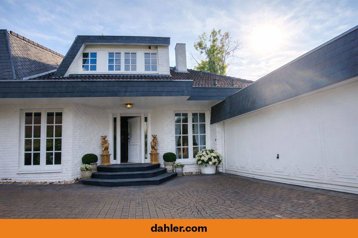 Exklusives, ganzes Doppelhaus (in bester Lage)