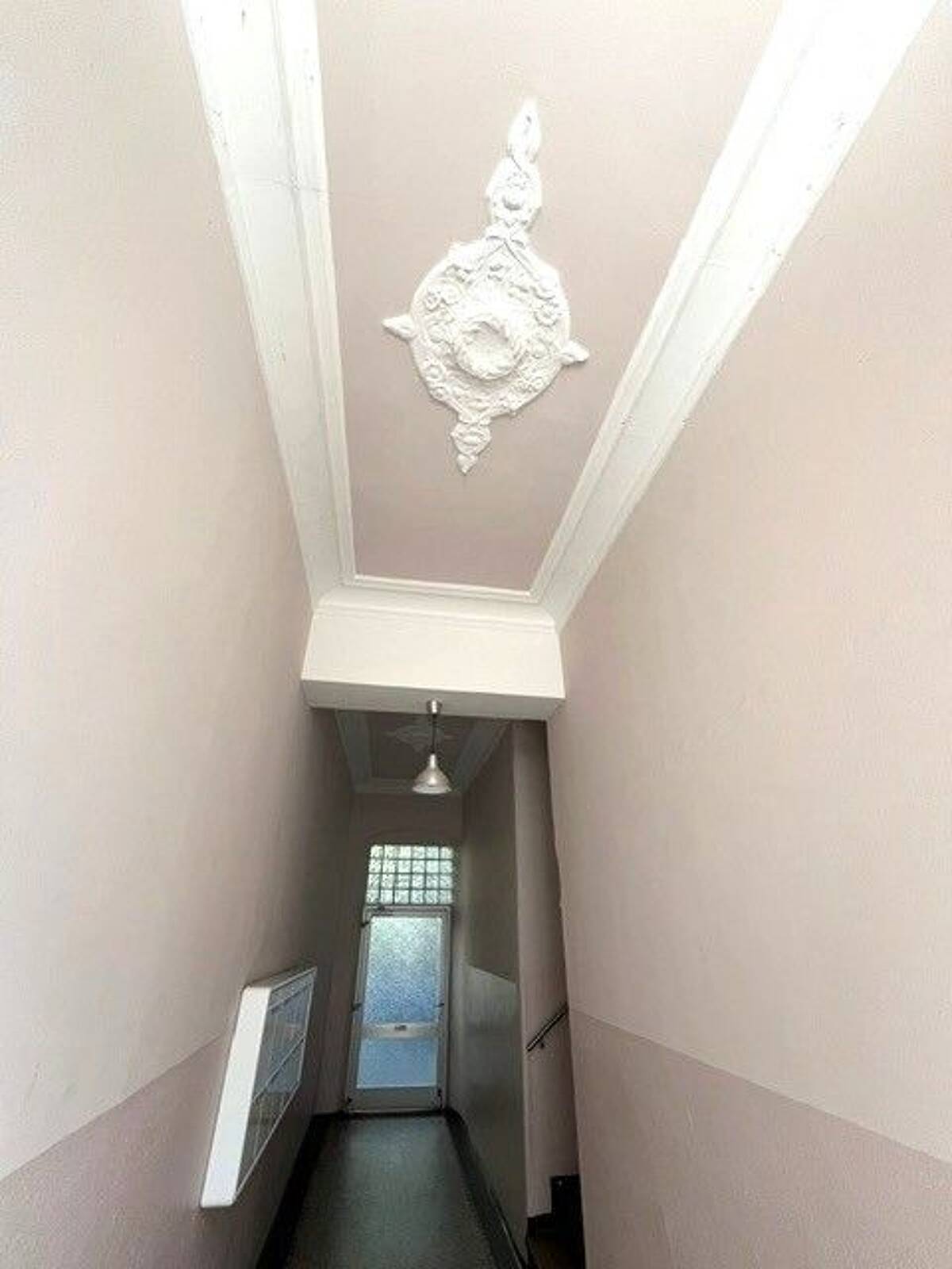 Top Nürnberger Stadtlage! Gepflegtes Mietwohn-Geschäftshaus im Neurenaissancedekor – 90491 Nürnberg – Bild 1 von 3