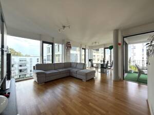 Hochwertige 4-Zimmer-Wohnung mit Loggia in Ulm/Böfingen