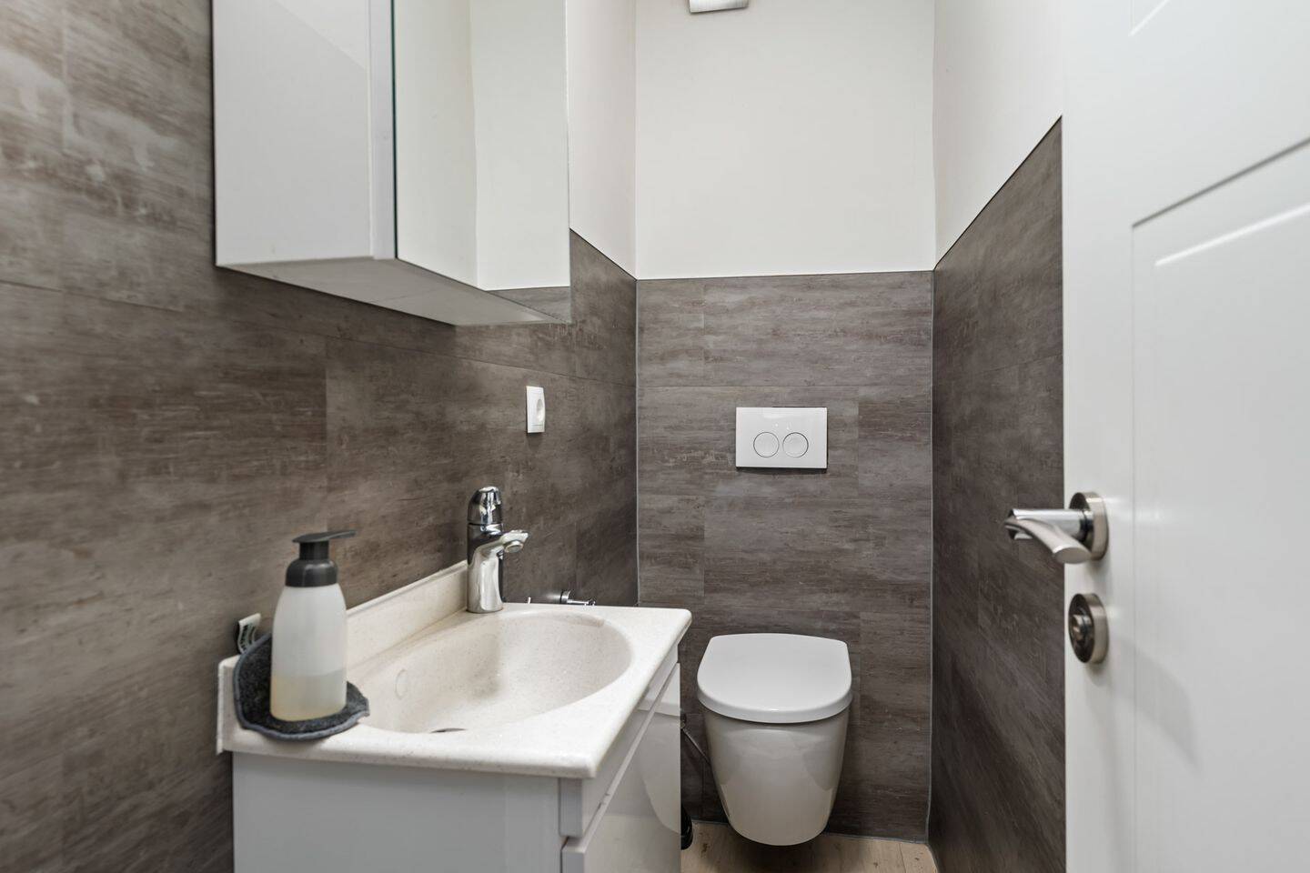 Bremen - Gröpelingen | Modernisiertes Reihenhaus mit riesigem Platzangebot und 2 Garagen – Bremen – Vorschaubild 9