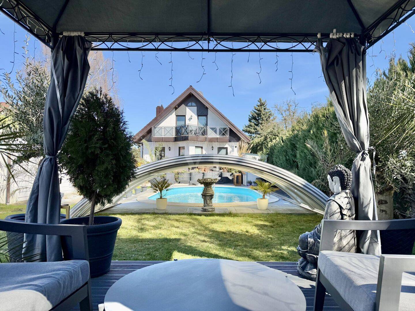 Ihr persönliches Wellness-Zuhause mit Pool, Sauna und großem Grundstück