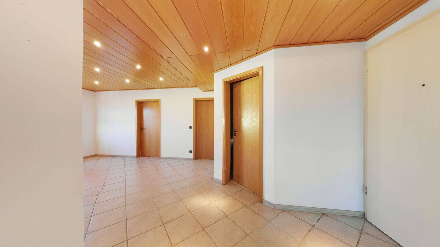 Stilvolle Maisonette-Wohnung mit großzügigem Raumangebot und hohem Wohnkomfort – Nürnberg – Vorschaubild 2