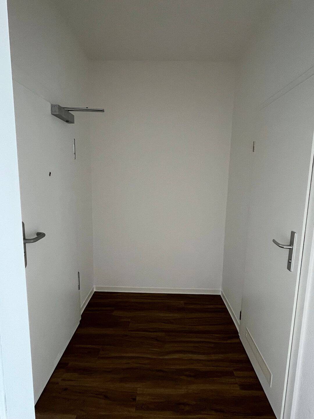 Helle 2-Raum-Wohnung mit Balkon – Chemnitz – Vorschaubild 3