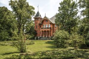 A historic villa, spread over four levels, located directly to Sanssouci Park – 14471 Potsdam – Vorschaubild 2