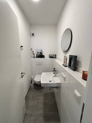 Neubau-Zweitbezug! Große 4-Zimmer-Wohnung mit Balkon! – 60437 Frankfurt am Main – Vorschaubild 5