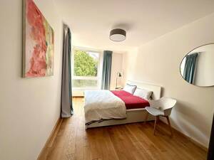 Zentrale & kernsanierte 3-Zimmer-Wohnung mit Loggia und Blick ins Grüne (befristet) – 10787 Berlin – Vorschaubild 3