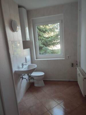 schöne 4-Raum Wohnung mit Balkon – 39397 Gröningen – Vorschaubild 5