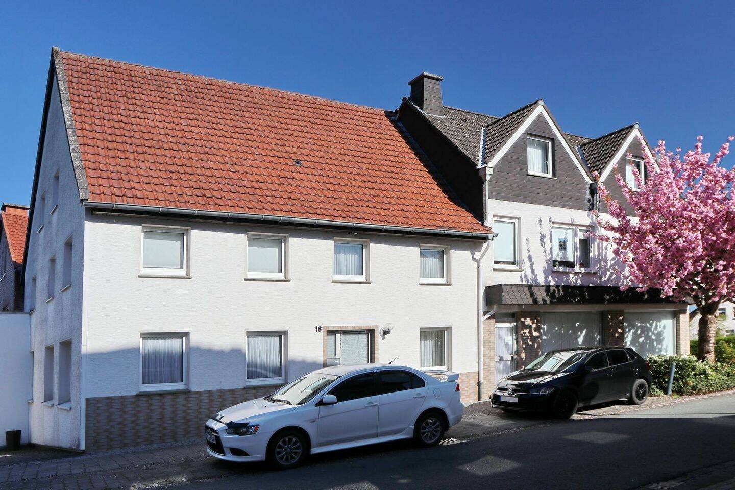 Vielseitiges Wohn- und Geschäftshaus in begehrter Lage von Büren – Büren – Vorschaubild 4