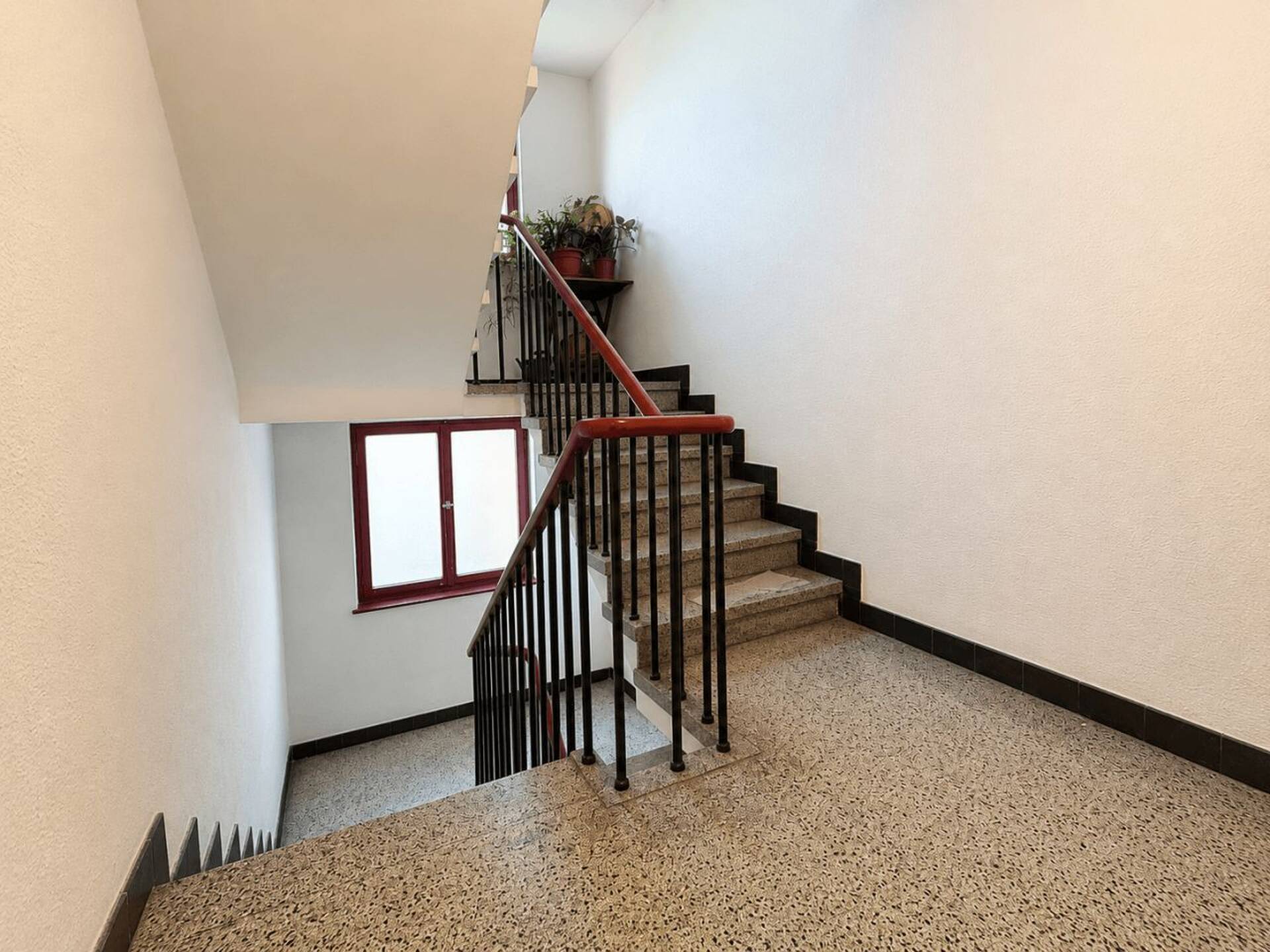 Mehrfamilienhaus in 51103 Köln mit 220 m² kaufen