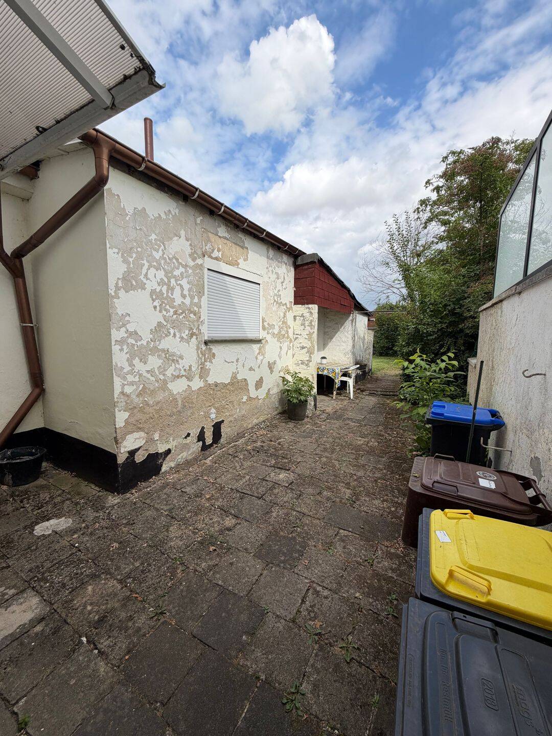 Sanierungsbedürftiges Reihenmittelhaus mit großem Potenzial in Mönchengladbach-Giesenkirchen zu verkaufen – Mönchengladbach – Vorschaubild 8