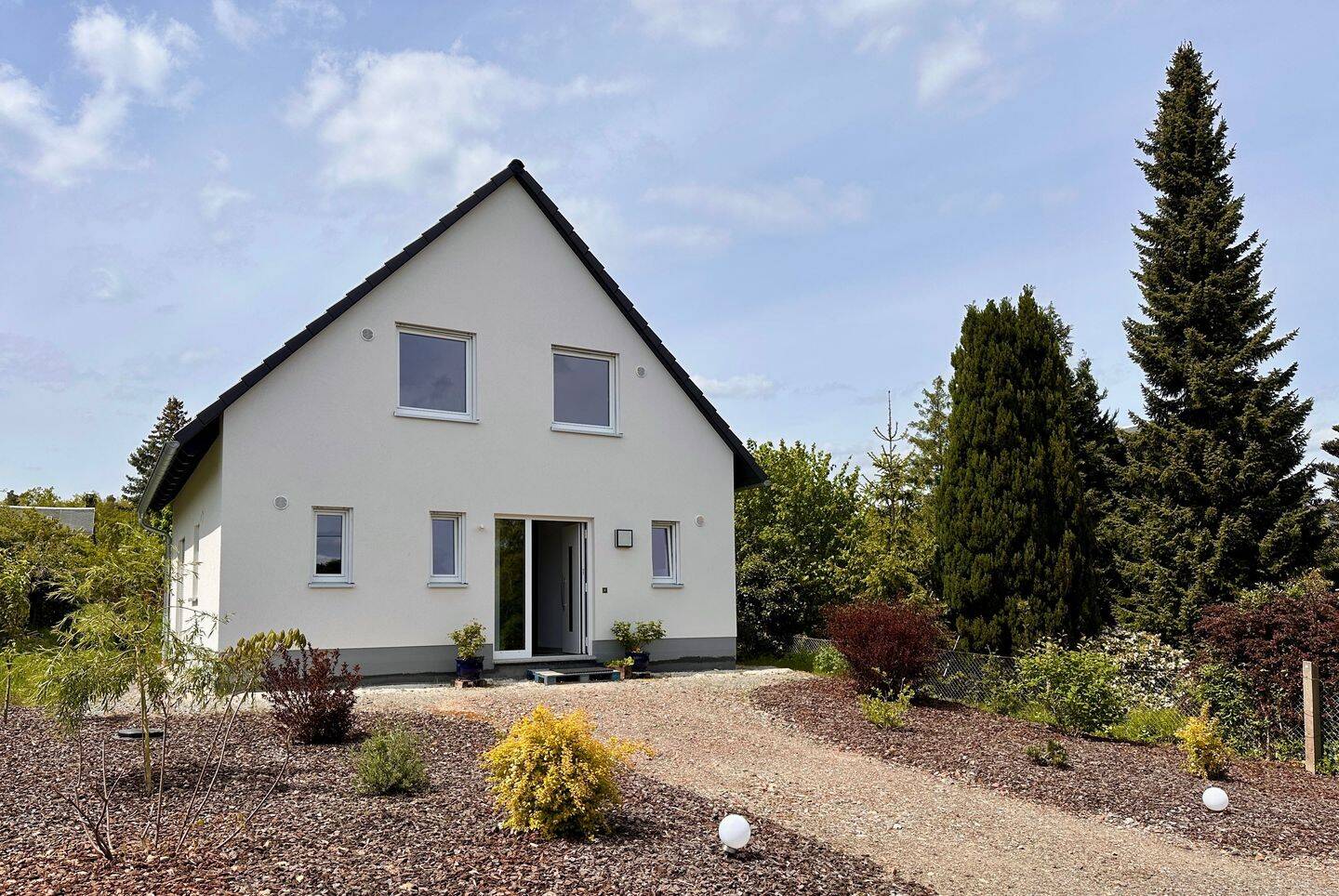 Herzliche Einladung zur Hausbesichtigung im Musterhaus am 31.05.2026 in Chemnitz – Chemnitz – Bild 1 von 9