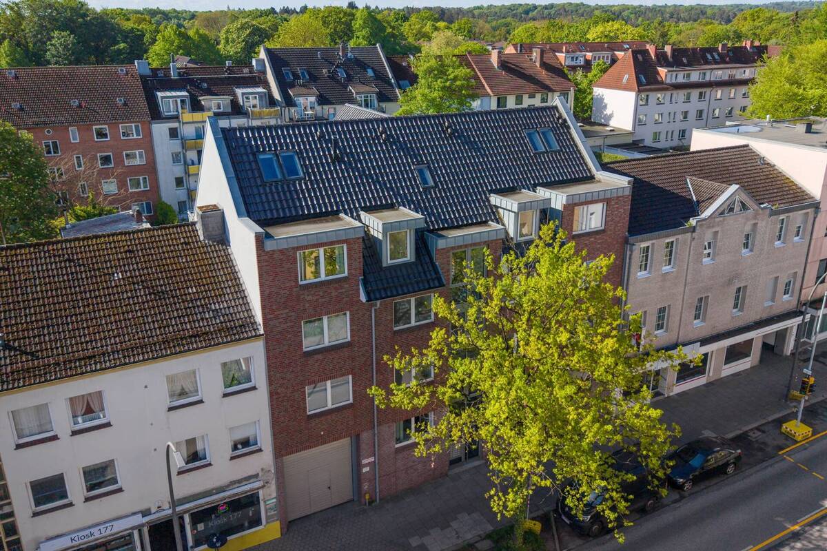 Sorglos investieren: Neuwertiges Mehrfamilienhaus Baujahr 2013 | GLADIGAU – 21073 Hamburg – Bild 1 von 9