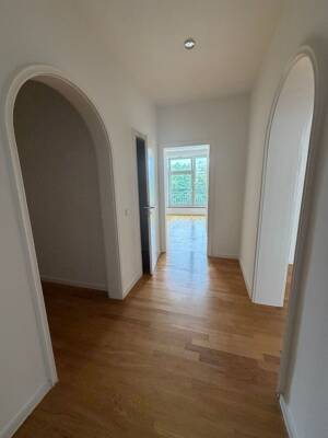 Familienwohnung mit 2 Bädern und 2 Balkonen direkt im Zentrum – 1067 Dresden – Vorschaubild 4