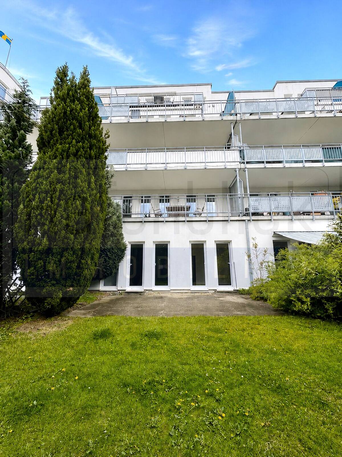 Lichtdurchflutete 2,5-Zimmer-Terrassenwohnung mit Tiefgaragenstellplatz-frei verfügbar – 22045 Hamburg – Bild 1 von 9