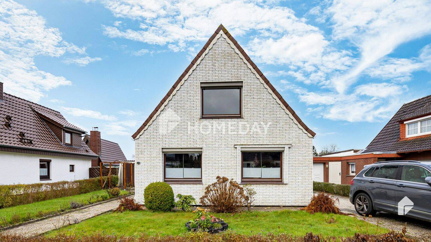 Teilsaniertes Einfamilienhaus mit großem Grundstück, Terrasse, Nebengebäude und Garage | Surheide – Bremerhaven – Vorschaubild 2