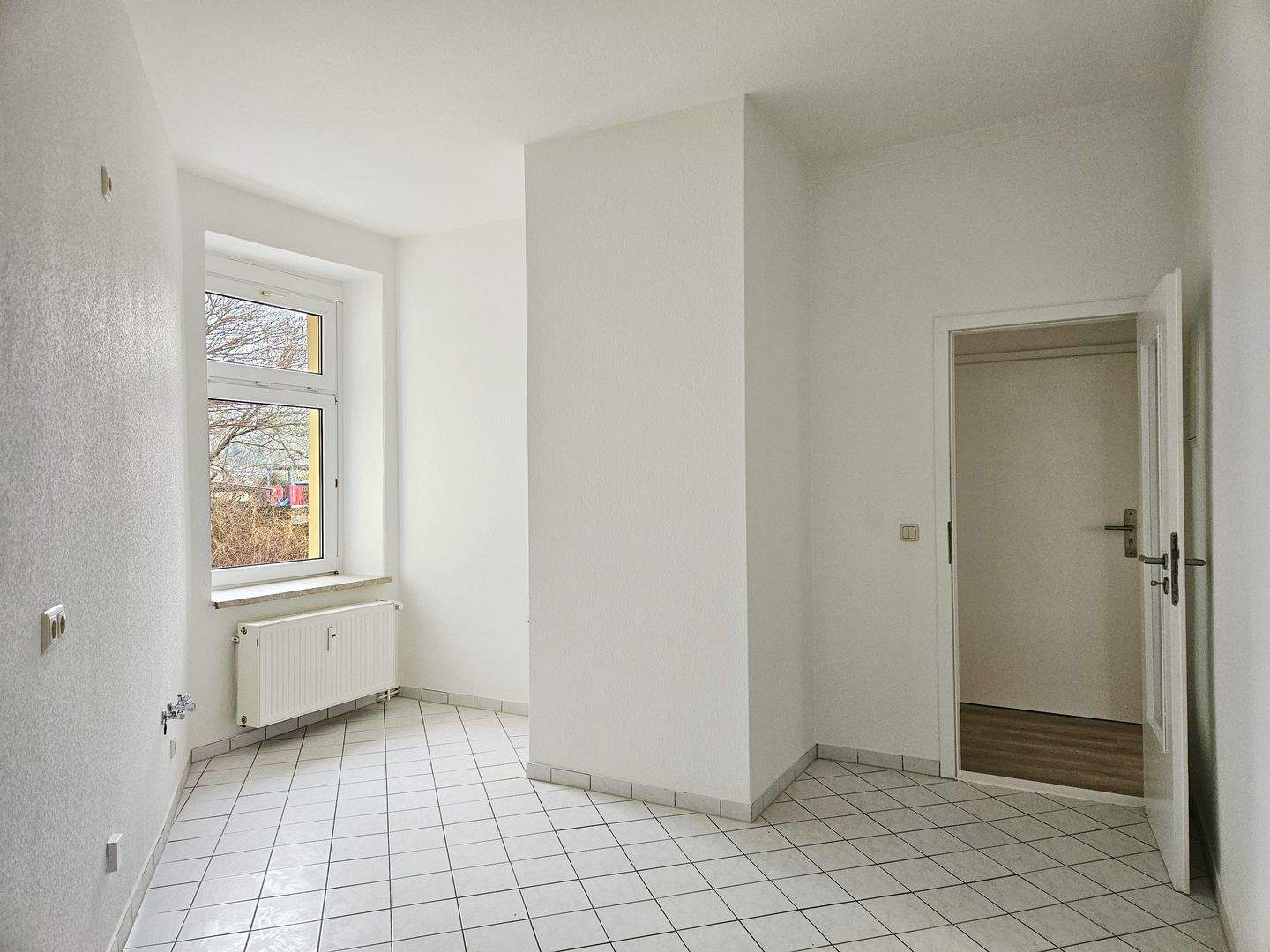 Mit Video: Praktische Hochparterre-Wohnung mit Tageslichtbad – Magdeburg – Vorschaubild 9