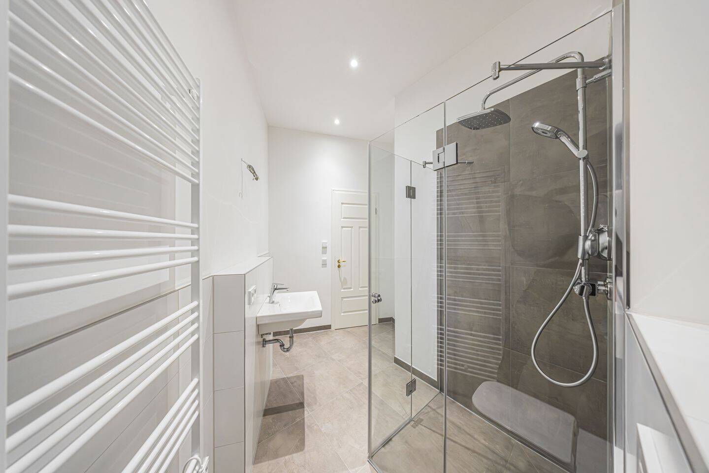 Großzügige 4-Zimmer-Wohnung mit zwei Bädern – Leipzig – Vorschaubild 8
