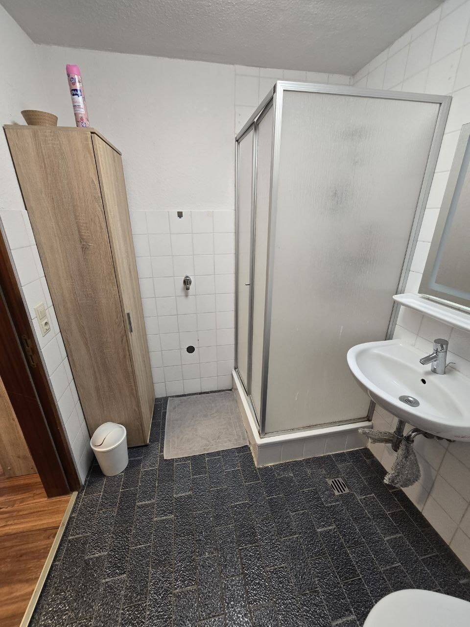 Schnuckelige 1-Zi.-Wohnung mit Balkon und PKW-Stellplatz – Stuttgart – Vorschaubild 3