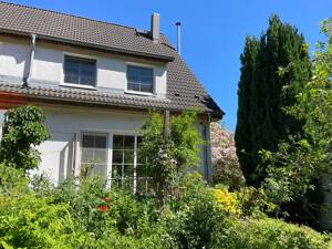 Doppelhaushälfte mit Garten im Westen von Berlin, Spandau-Staaken