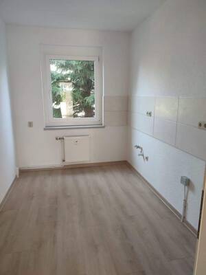 schöne 4-Raum Wohnung mit Balkon – 39397 Gröningen – Vorschaubild 3