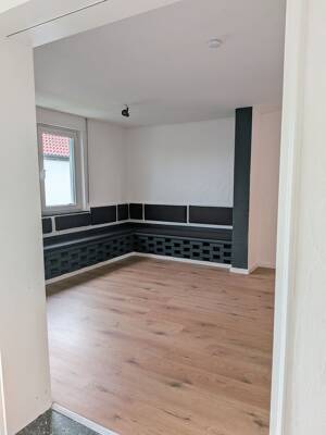 4,5 Zimmer WHG mit 40qm Wohnzimmer und Holzofen! – 89079 Ulm – Vorschaubild 4