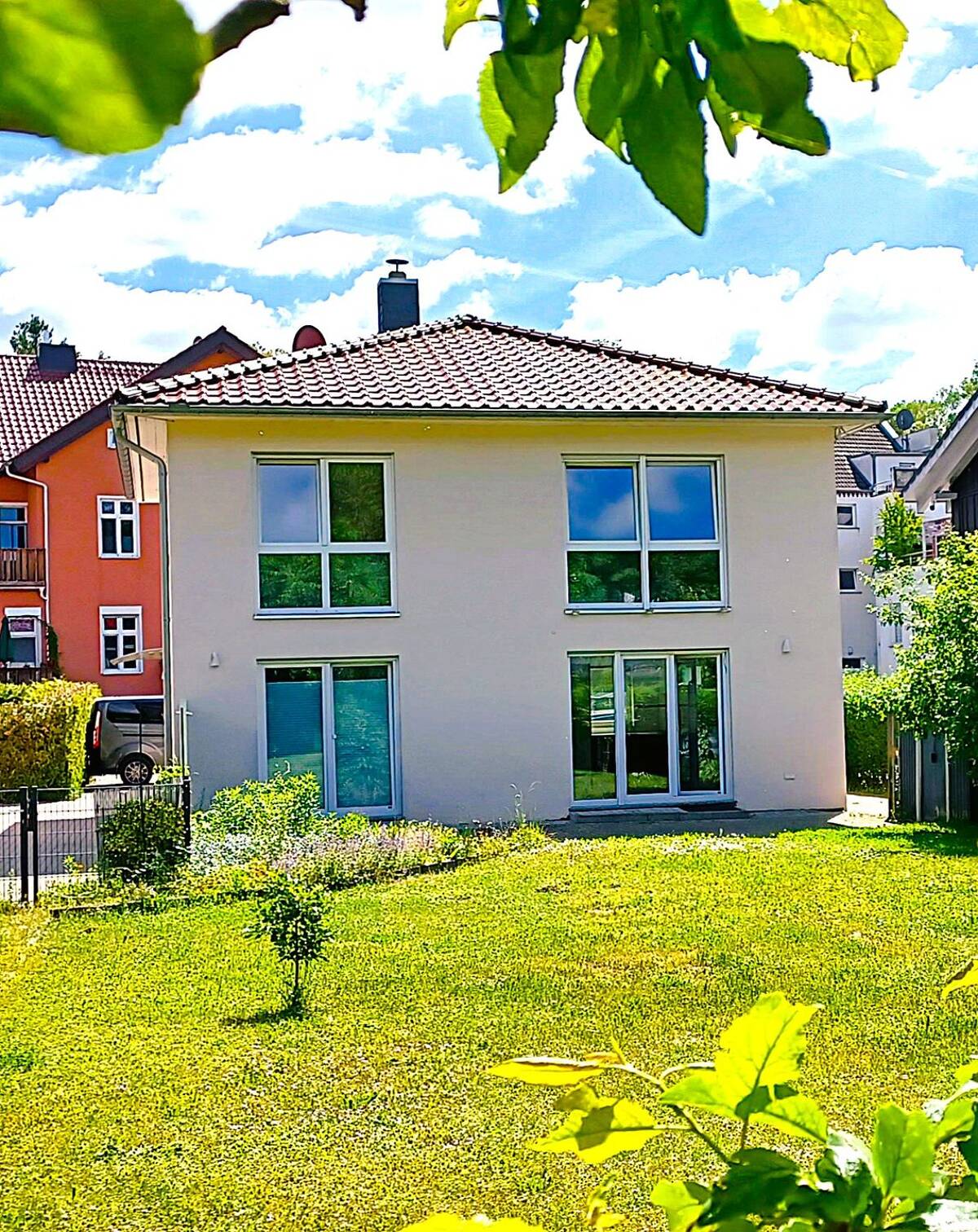 Modernes Einfamilienhaus im italienischen Stil in ruhiger Wohnlage – 15562 Rüdersdorf bei Berlin – Bild 1 von 9