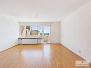 ***RESERVIERT*** Über den Dächern des Eschbergs - großzügige 3-Zimmer-Wohnung mit Weitblick & Einbauküche – 66121 Saarbrücken – Vorschaubild 1