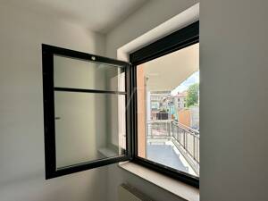 Bezugsfreie 2-Zimmer-Wohnung mit großem Balkon – 1157 Dresden – Vorschaubild 4